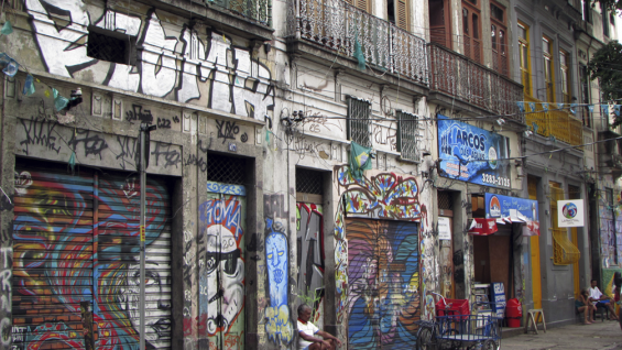 Santa Teresa es un barrio lleno de artistas. Santa Teresa es un barrio lleno de artistas.
