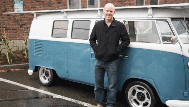 Daniel Theobald logró transformar una Combi Volkswagen en una alternativa de transporte libre de contaminantes. (Mundo Maipú)